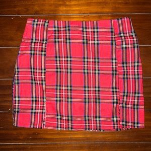 Forever 21 plaid skirt size large. Worn once like new!